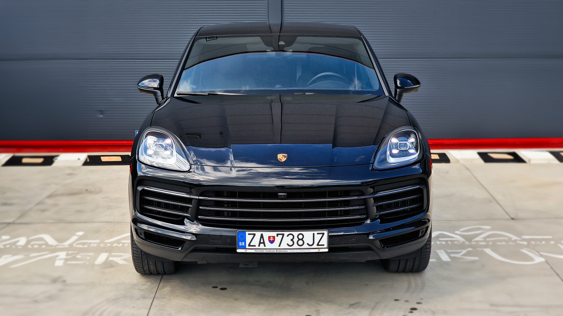 Porsche Cayenne Platinum, Porsche Cayenne Coupe 4x4 Platinum, Vozidla so zarukou, Predaj vozidiel, Celny pohlad