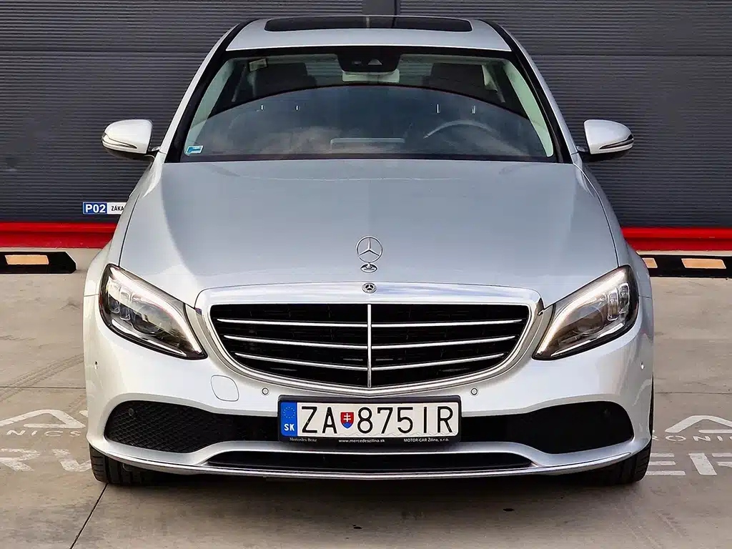 Mercedes Benz C 220, ponuka vozidiel, vozidla so zarukou, auto na predaj, celny pohlad auta, Mercedes, vozidla na predaj
