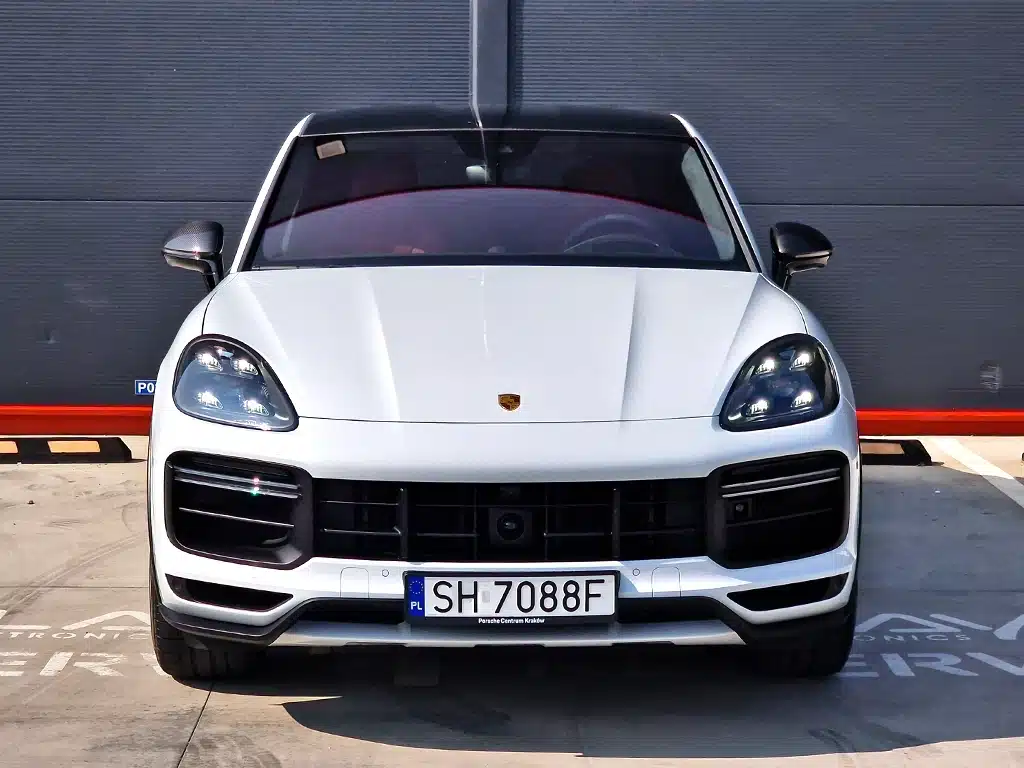 Porsche Cayenne Turbo, ponuka vozidiel, vozidla so zarukou, auto na predaj, celny pohlad auta, Porsche, vozidla na predaj