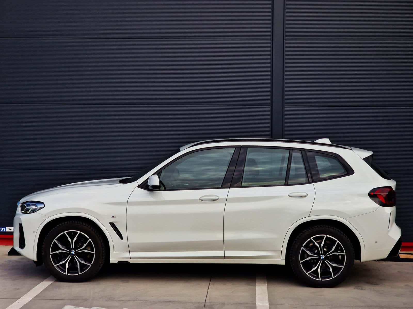 BMW X3, hybrid, Vozidla so zarukou, Predaj vozidiel, Bocny pohlad 1