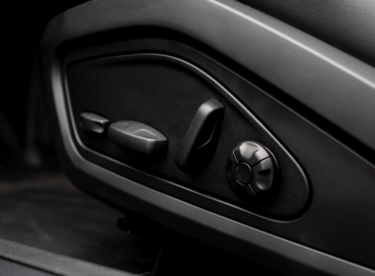 Porsche taycan 4 sedadlo