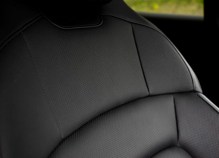 Porsche taycan 4 sedadlá detail