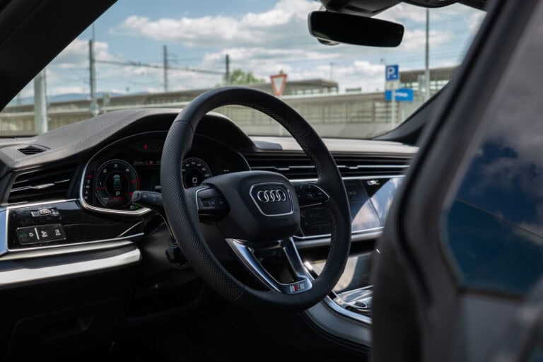 Audi Q8 interier