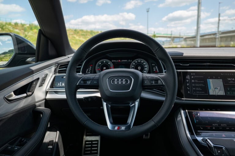 Audi Q8 volant