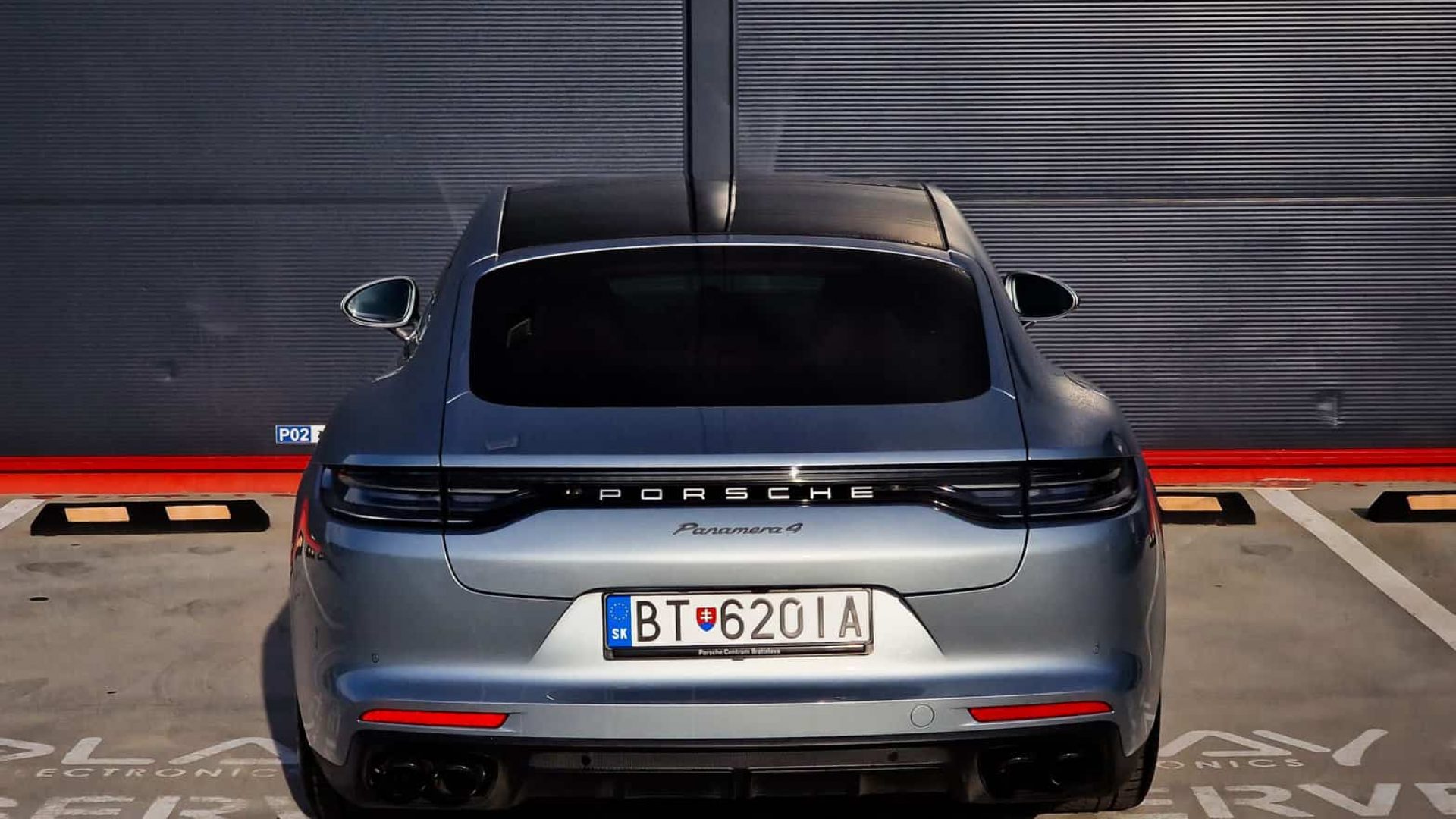 Porsche Panamera, Vozidla so zarukou, Predaj vozidiel, 6