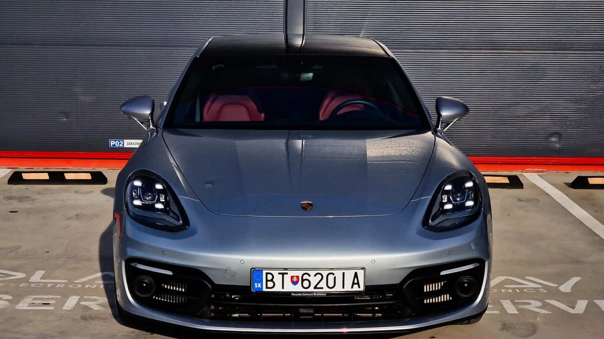 Porsche Panamera, Vozidla so zarukou, Predaj vozidiel, Celny pohlad