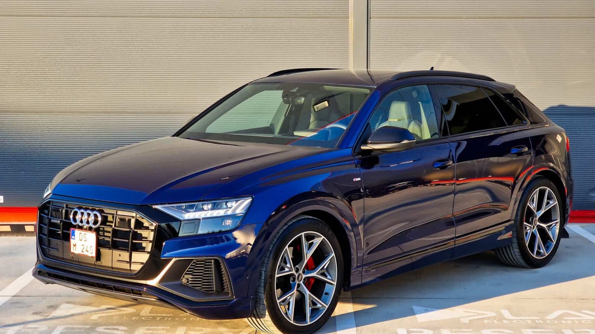 AUDI Q8, ponuka vozidiel, vozidla so zarukou, auto na predaj, celny pohlad auta, AUDI, vozidla na predaj, 2