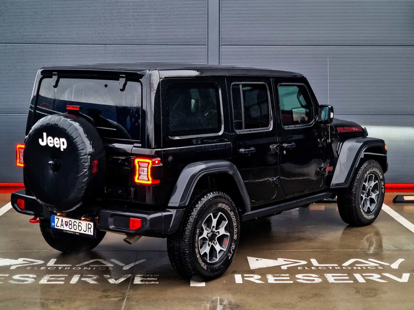 Jeep Wrangler, Vozidla so zarukou, Predaj vozidiel, Diagonalny pohlad 2