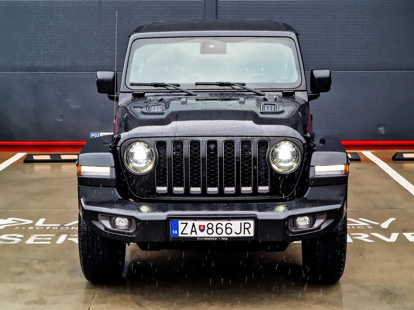 Jeep Wrangler, Vozidla so zarukou, Predaj vozidiel, Predny pohlad