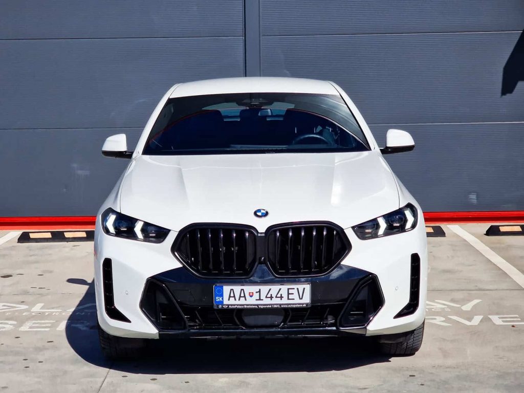 BMW X6, Vozidla so zarukou, Predaj vozidiel, Celny pohlad